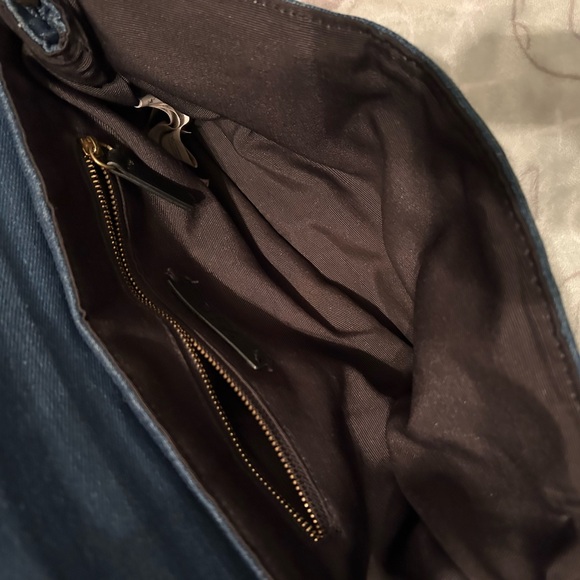 Stylish Blue Quilted Chain Shoulder Bag - Picture 2 of 4